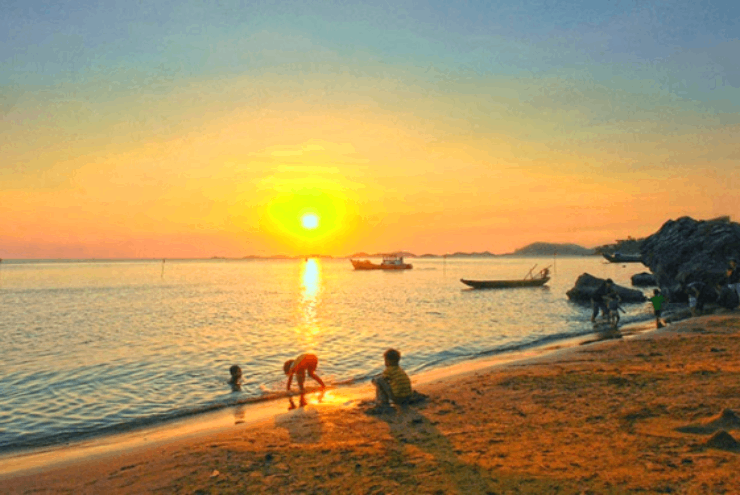 Đảo Bà Lụa  được mệnh danh là "Tiểu Hạ Long" của phương Nam