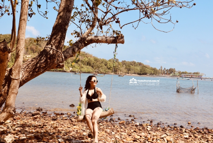 Đảo Bà Lụa  được mệnh danh là "Tiểu Hạ Long" của phương Nam