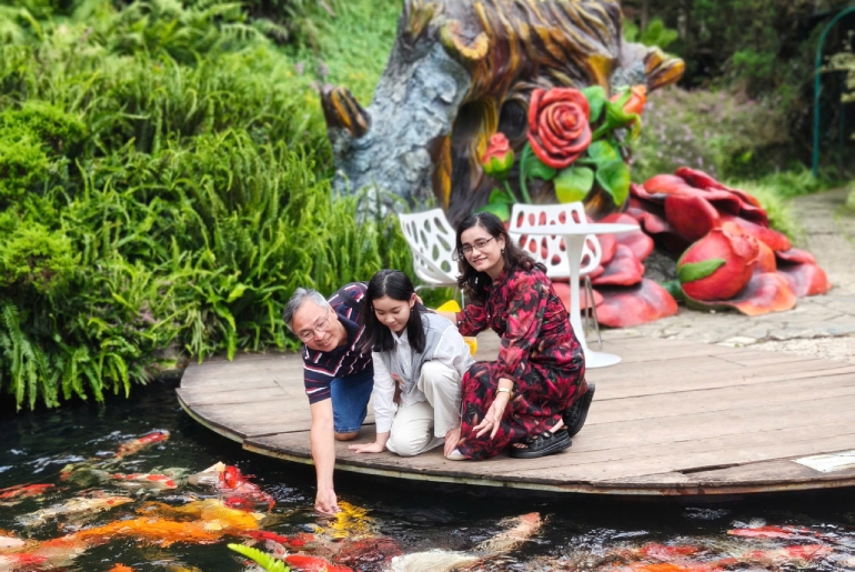 Khám Phá Thành Phố Ngàn Hoa Cùng Đoàn Phòng Giáo Dục & Đào Tạo Phú Tân