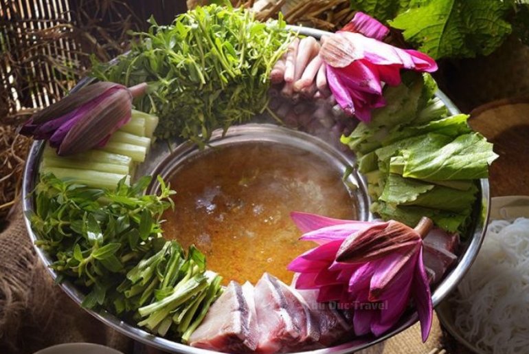 Lẩu Súng Phước Hải - Hấp Dẫn Bởi Hương Vị Chua Thanh Và Hải Sản Tươi Ngon