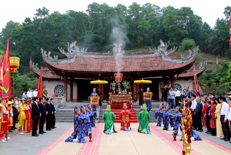 Lễ Hội Đền Hùng Phú Thọ - Hành trình trở về cội nguồn của dân tộc