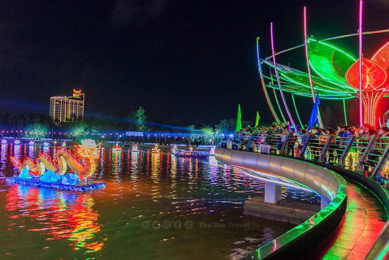 Lễ Hội Hoa Đăng – Lung Linh Sắc Màu Bên Dòng Sông