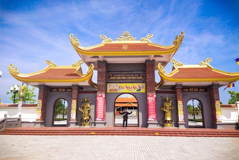 Thiền Viện Trúc Lâm Hậu Giang - Điểm đến du lịch tâm linh ấn tượng