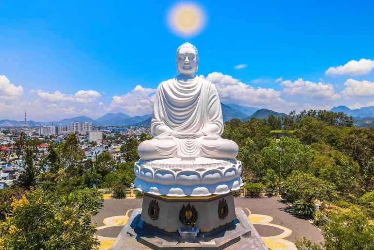 Chùa Long Sơn Nha Trang – Khám Phá Ngôi cổ tự hàng trăm năm tuổi