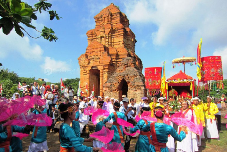 Lễ Puis - Lễ Tế Thần Linh Là Lễ Tế Thần Po Rame tại Ninh Thuận