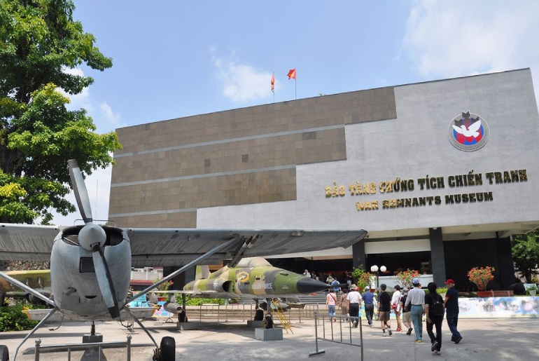 Tour du lịch Dinh Độc Lập - Nhà Thờ Đức Bà - Bến Cảng Nhà Rồng 1 ngày