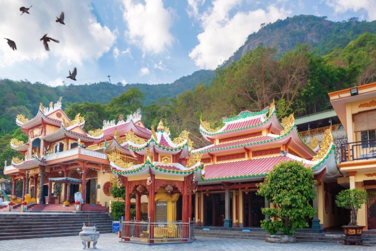 Du lịch Tây Ninh I Tour Hành Hương Núi Bà Đen Tây Ninh 2 ngày 1 đêm