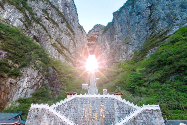 Tour du lịch Phượng Hoàng Cổ Trấn - Trương Gia Giới 5 Ngày 4 Đêm