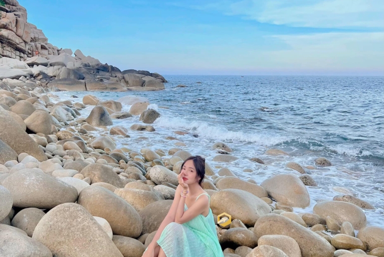 Tour Bình Hưng - Ninh Chữ - Hang Rái - Biển Cổ Thạch 2 ngày 2 đêm